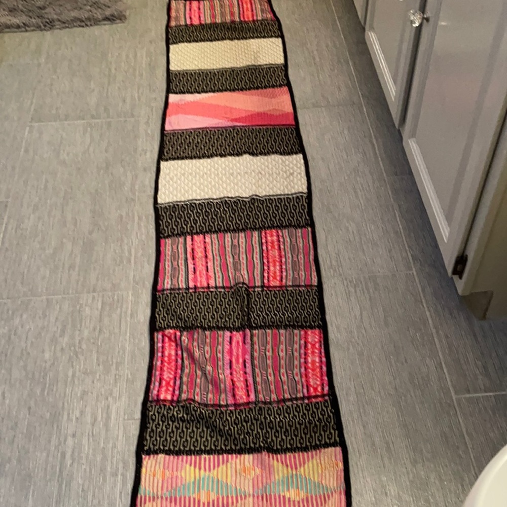 Brand new scarf with amazing colors never worn